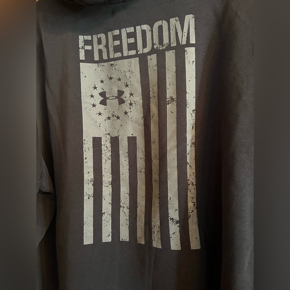 Lot 2 Under Armour Freed Hoodies 3xl and 1 Under Armour Cold Gear Pants 2xl - Picture 13 of 13